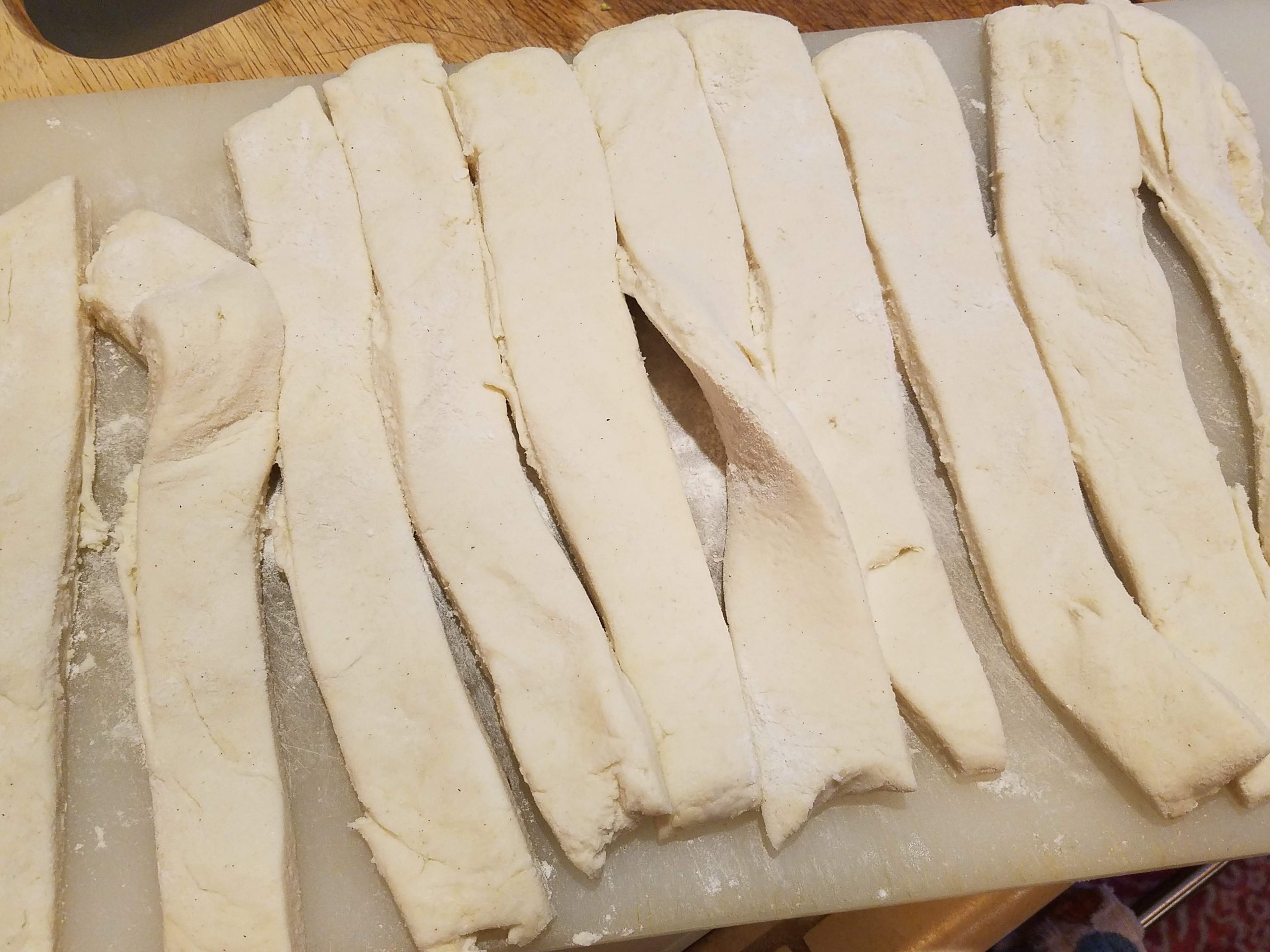 https://mamalauraskitchen.com/wp-content/uploads/2020/05/MamaLaurasKitchen-GlutenFree-SourdoughCheesyHerbBreadSticks-scaled.jpg