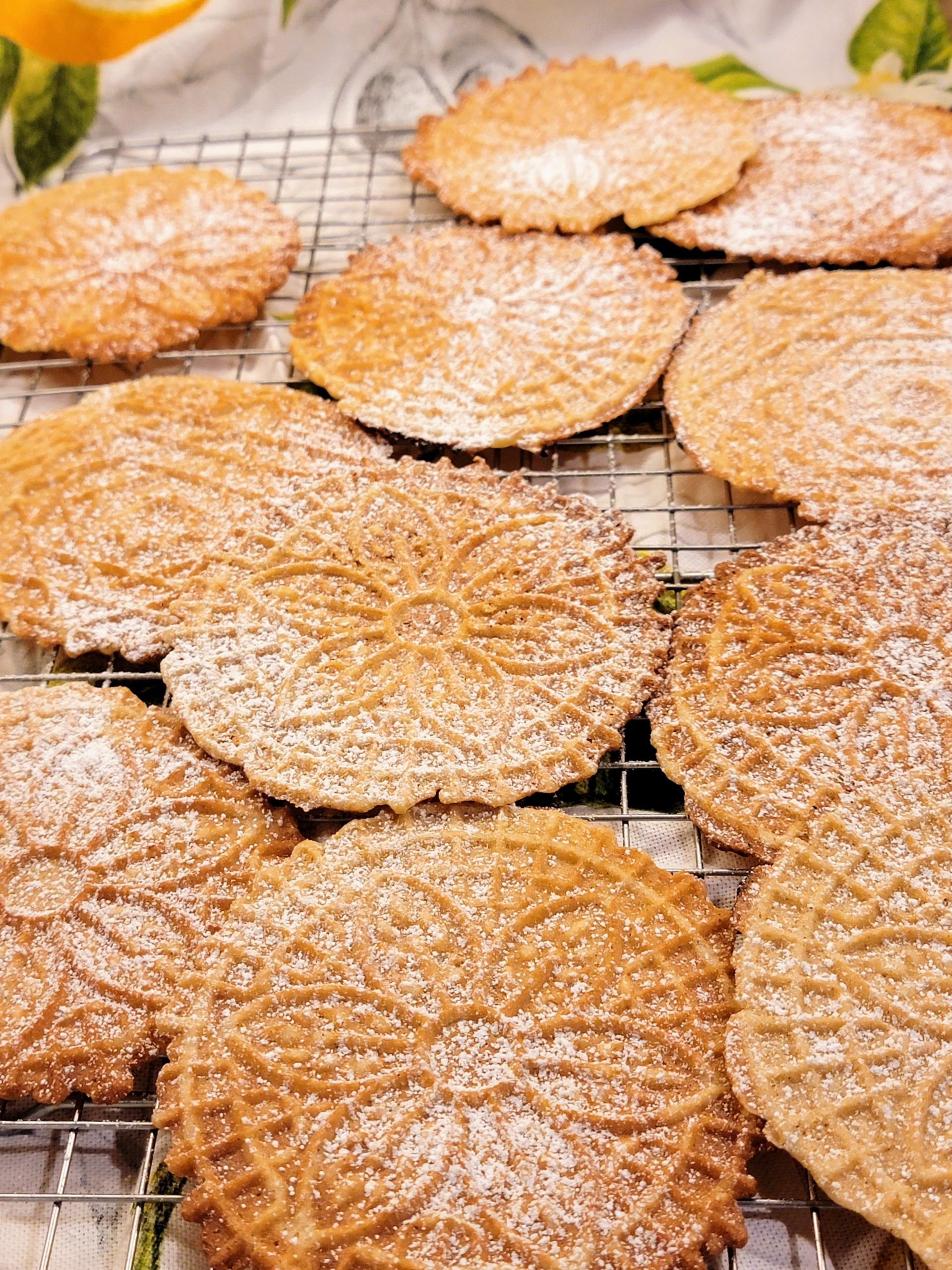 Pizzelle Maker- Non-stick Electric Pizzelle Baker Press Makes Two 5-Inch  Cookies at Once- Recipes Included